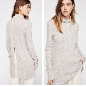We The Free Stone Cold Split Back Cowl Neck Tunic‎ - M